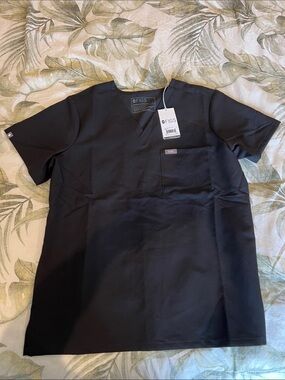 Figs Women’s Black V-Neck Long Sleeve Scrub Top